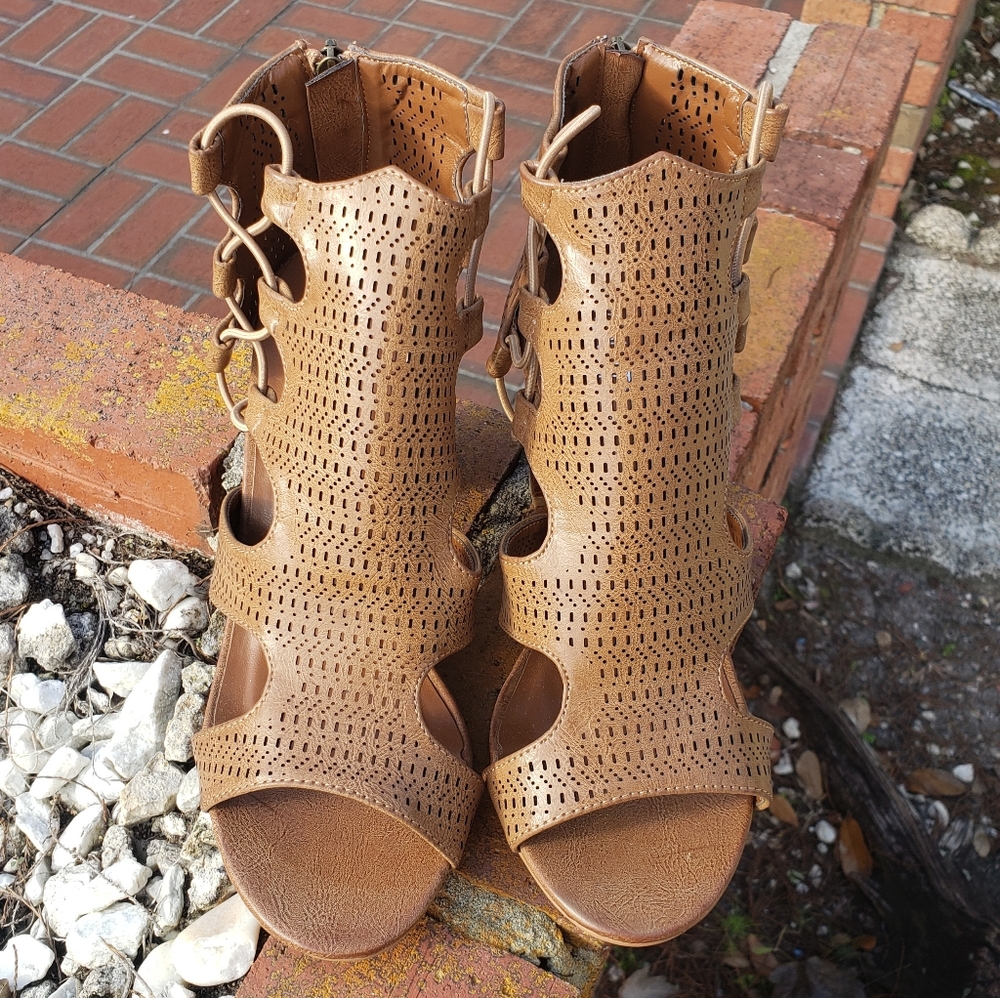 Boutique by Corkys Iggy Sandal